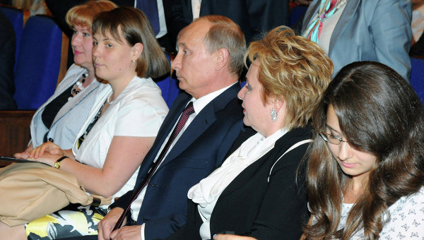 Владимир Путин с супругой Людмилой