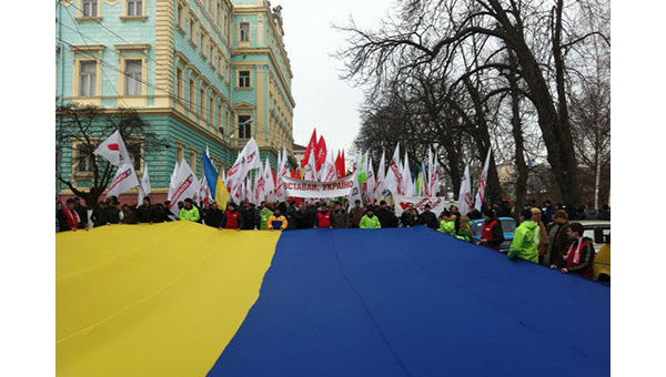 Акция оппозиции - Вставай, Украина!