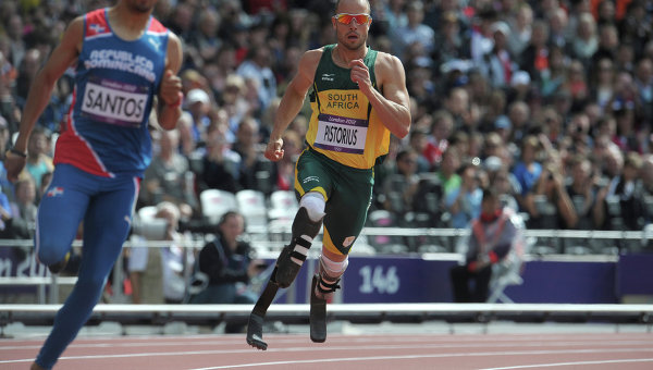 Многократный чемпион Паралимпийских игр, южноафриканский бегун Оскар Писториус