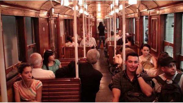 Самые старые в мире вагоны метро в Буэнос-Айресе.