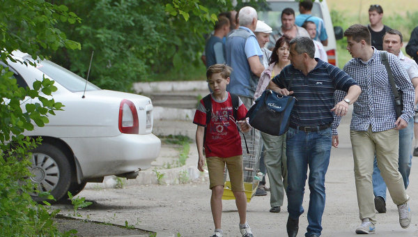Жители покидают свои дома на востоке Украины