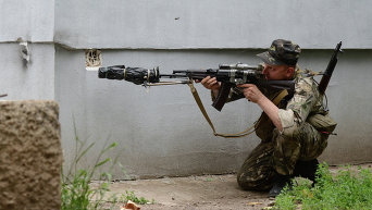 Боец народного ополчения в Луганске
