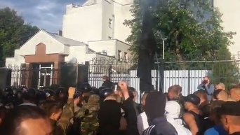 Акция протеста у посольства РФ в Киеве (18+, ненормативная лексика)
