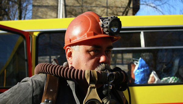 Работа спасательных служб на шахте. Архивное фото