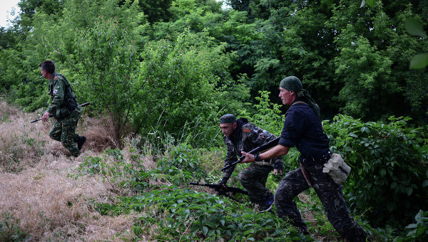 Ополченцы в Луганске