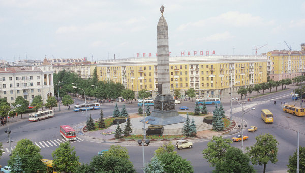 Вид на монумент Победы в Минске