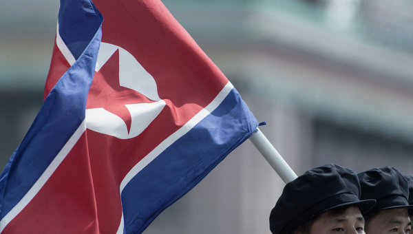 Флаг КНДР. Архивное фото