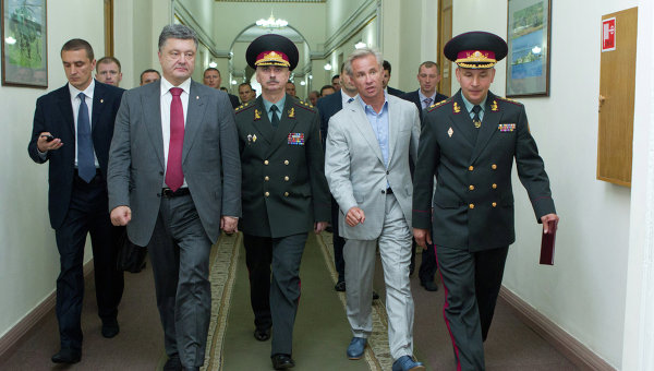 Петр Порошенко представил министра обороны Валерия Гелетея