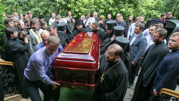Гроб с телом главы УПЦ МП Владимиром