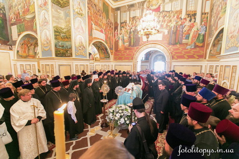 Церемония прощания с митрополитом Владимиром в Киево-Печерской лавре