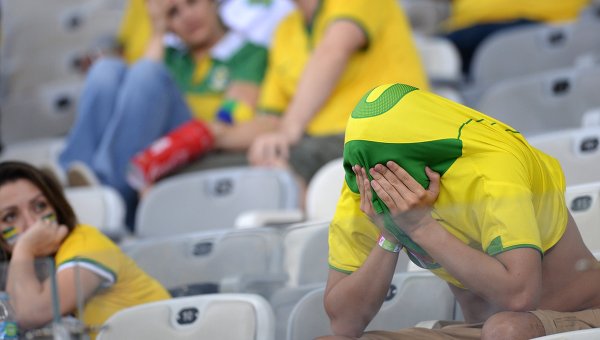 Болельщики сборной Бразилии расстроены поражением своей команды