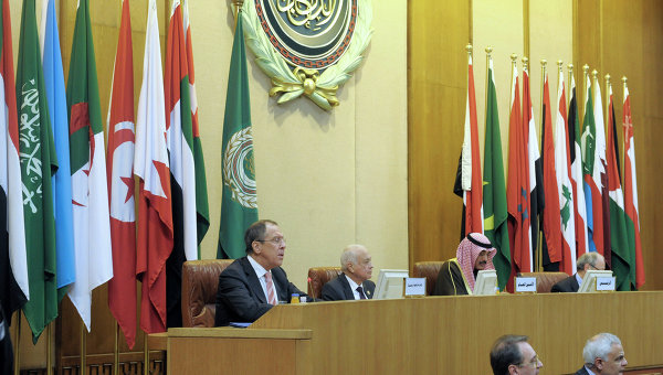 генсек Лиги арабских государств Набиль аль-Араби и заместитель премьер-министра Кувейта, глава МИД этого эмирата шейх Сабах Халед ас-Сабах