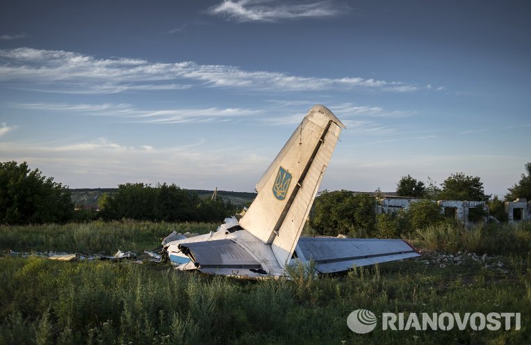 Обломки самолета Ан-26 ВСУ, сбитого в Луганской области