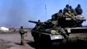 Войска и танки ополчения перед боем. Видео