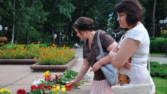 Акция в память о погибших в Луганске