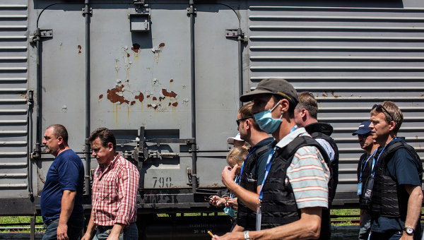 Поезд с погибшими в крушении Boeing 777 на Украине отправился в Донецк