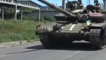 Силовики стягивают бронетехнику к Донецку. Видео