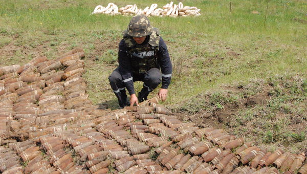 Пиротехники изъяли мины и гранаты в Славянске