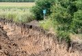 Госпогранслужба обустраивает защитный ров вдоль украинско-российской границы