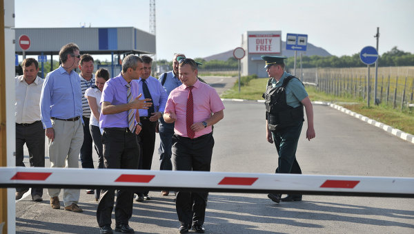 Наблюдатели ОБСЕ посетили российско-украинскую границу