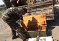 Украинские саперы обезвреживают фугасы. Видео