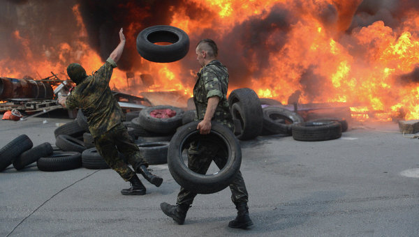 На Майдане Незалежности горят баррикады. Архивное фото