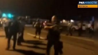 Офицера полиции отстранили от службы за угрозы в Фергюсоне. Видео