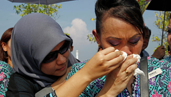 В Малайзию доставили тела погибших при крушении Boeing 777 в Украине