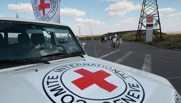 Автомобиль Красного Креста. Архивное фото