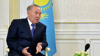 Президент Казахстана Нурсултан Назарбаев во время переговоров в Минске