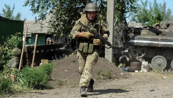 Украинские военные в Иловайске