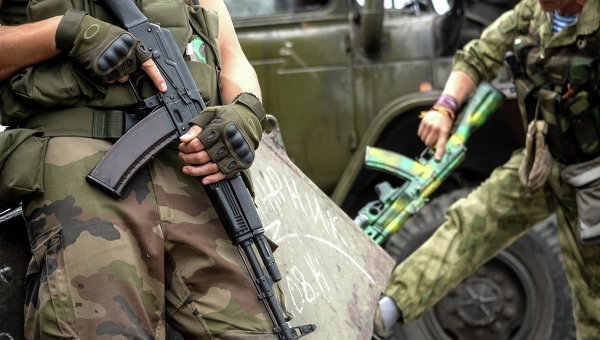 Бойцы ДНР в  Донецке