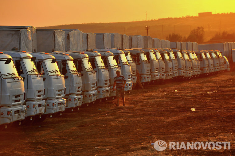Предположительно вторая колонна с гуманитарным грузом для Украины стоит в Ростовской области
