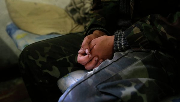 Пленный украинский солдат в камере