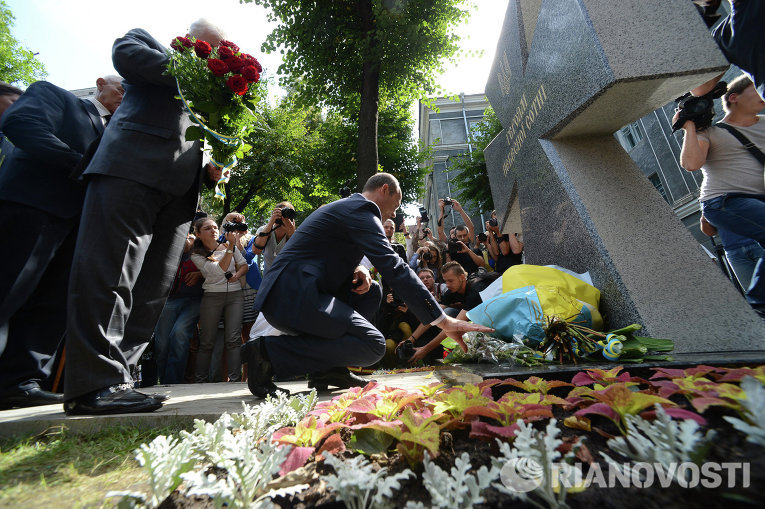 Первый памятник Небесной сотне открыли в Киеве