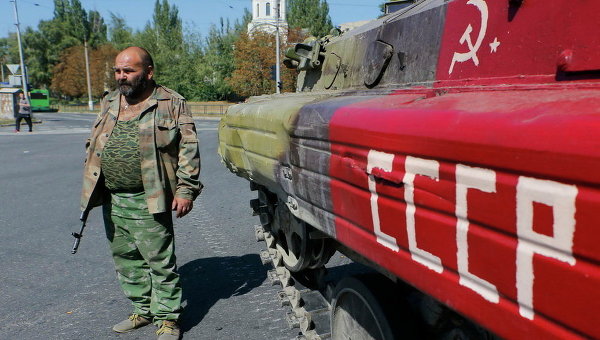 Ополченец в Донецке