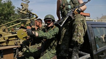 Вооруженные ополченцы в Донецке