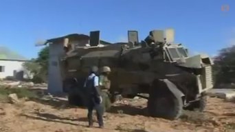 Боевики Аль-Шабаб напали на две колонны военных в Сомали. Видео