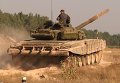 Военные Нацгвардии отработали упражнения на танках и боевую стрельбу. Видео