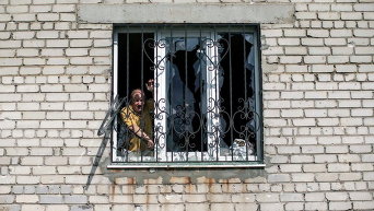 Местный житель в Донецке