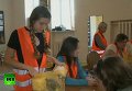 Луганские дети получили гуманитарную помощь. Видео