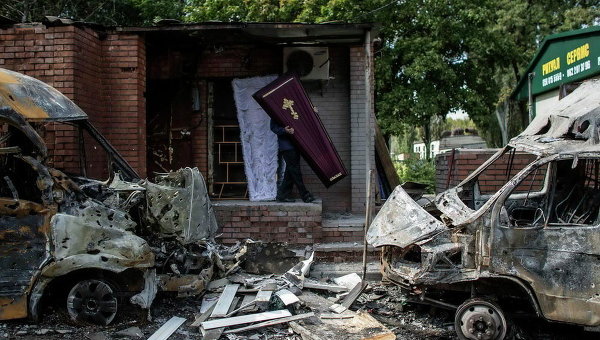 Разрушенные здания в Донецке. Архивное фото