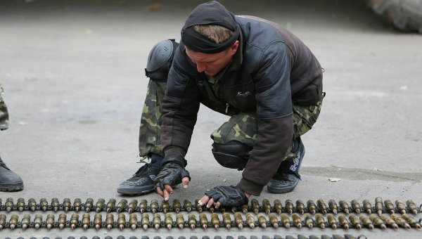 Украинские военные в районе Мариуполя. Архивное фото