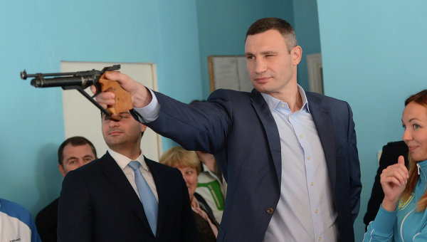 Виталий Кличко посетил детско-юношеский спортивный клуб. Архивное фото
