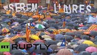 Демонстрация в поддержку референдума о независимости Каталонии в Барселоне. Видео