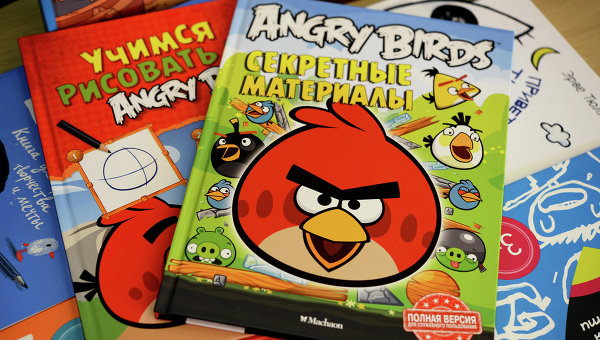 Книги Angry birds Секретные материалы и Учимся рисовать с Angry birds. Архивное фото