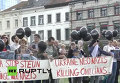 Черные воздушные шары вынесли на улицы Брюсселя в память об одесской трагедии