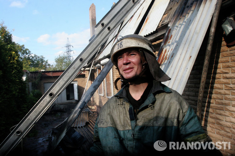 Последствия артиллерийского обстрела Донецка
