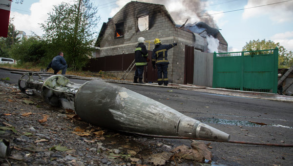 Остатки боеприпасов на улицах Донецка. Архивное фото.