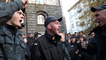 Митинг бойцов Нацгвардии возле администрации Порошенко